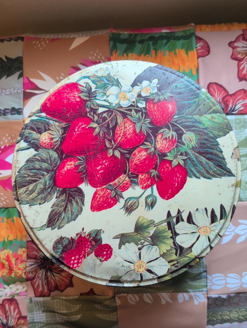 Vintage Berries Large Tin Department 56